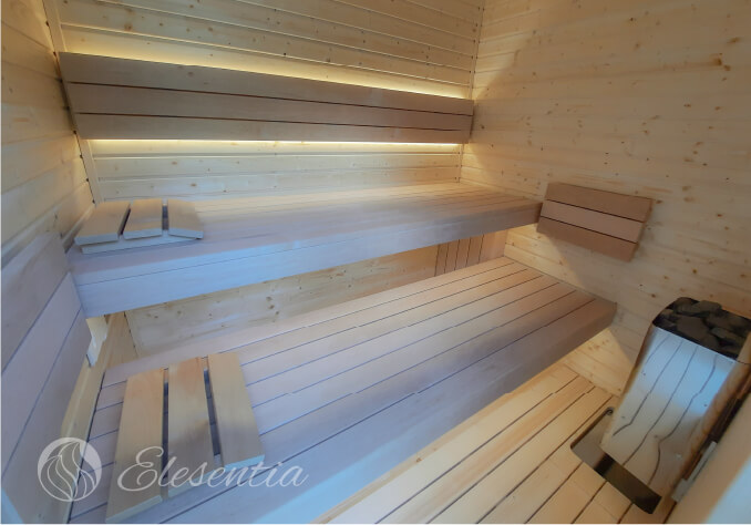 Interiér finské sauny, skandinávský smrk, olše
